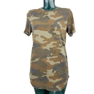 On the Byas Longer Length Camo Green T-Shirt Top Short Sleeve Women's S 1929